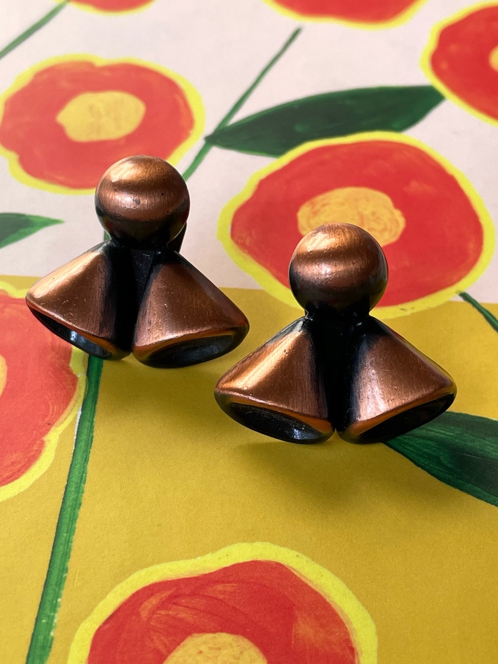 Vintage Modernist antiqued copper metal clip-on earrings